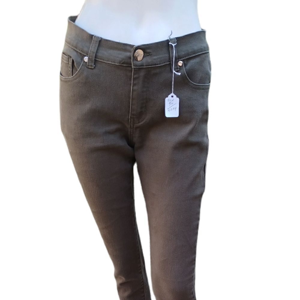 52391...T&Y Fashion Skinny Jeans Size 9/10 W27" 28"Inseam " 8 1/2"Rise